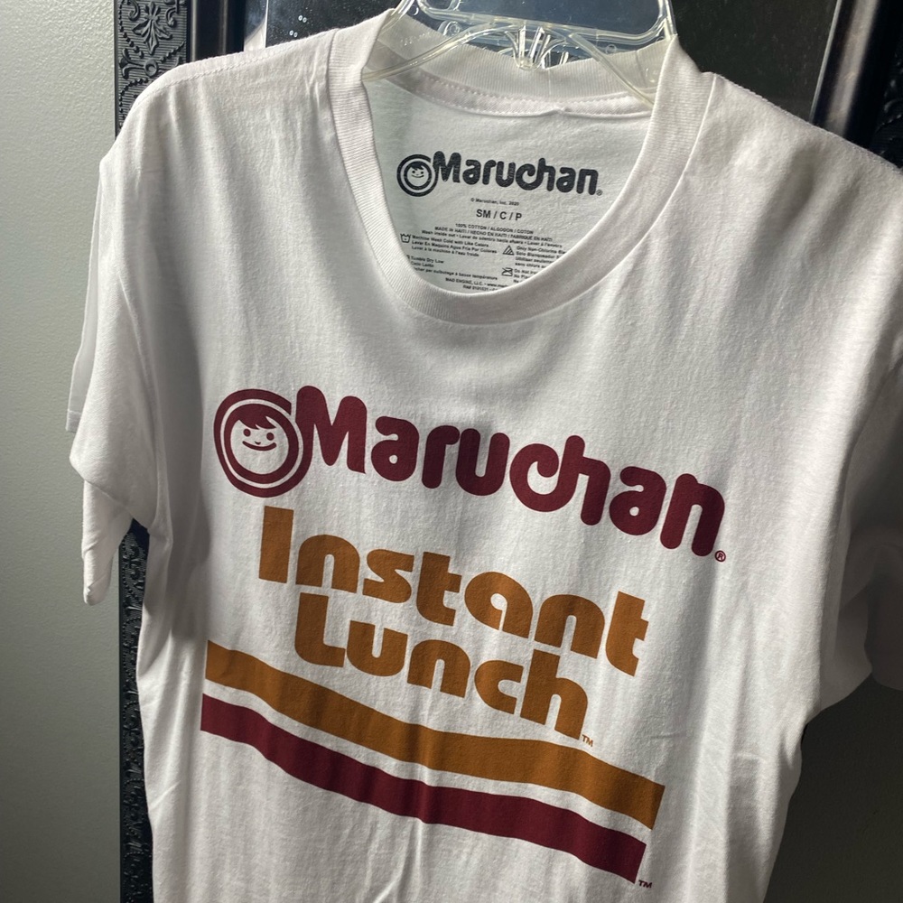 Small roman noddle shirt